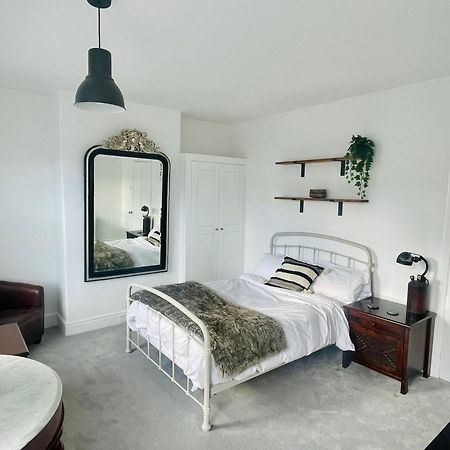Newly Refurbished City Centre House With Parking Exeter Buitenkant foto