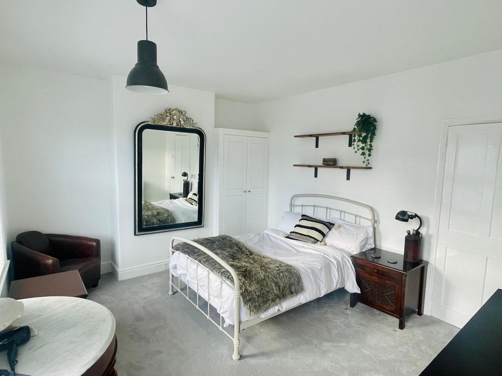 Newly Refurbished City Centre House With Parking Exeter Buitenkant foto