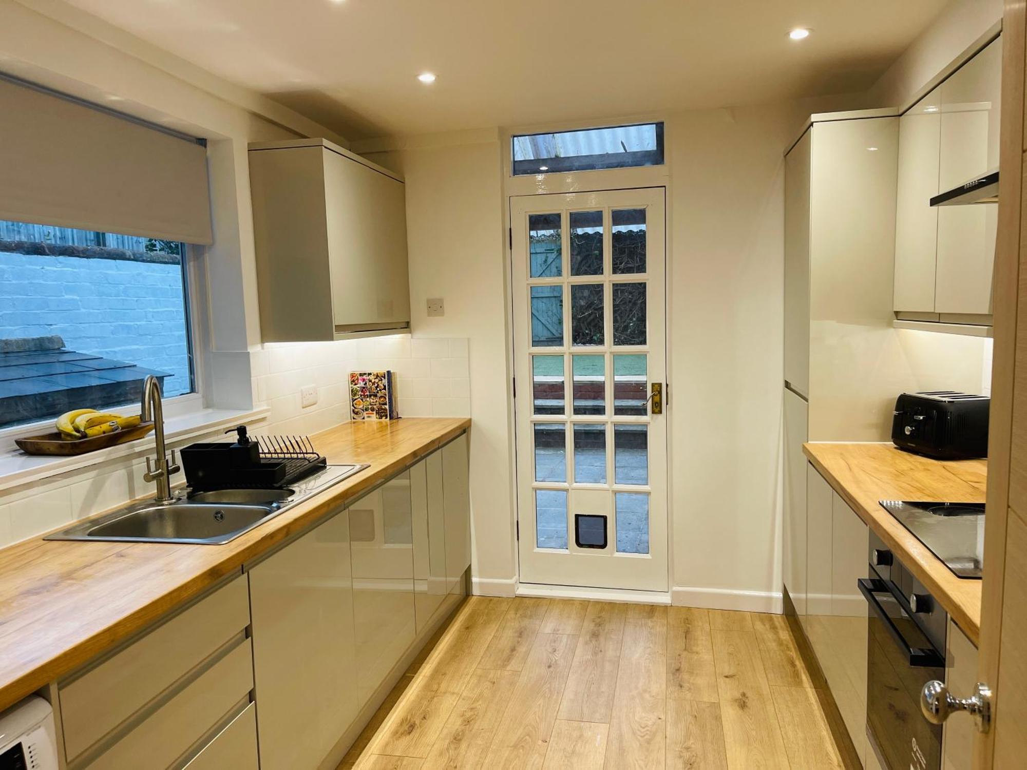Newly Refurbished City Centre House With Parking Exeter Buitenkant foto